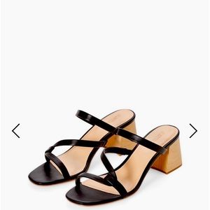 Perfect summer Sandal! Just Fab, black Sandal with chunky heel